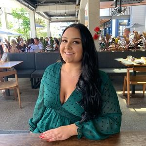 Meet your Posher, Olivia